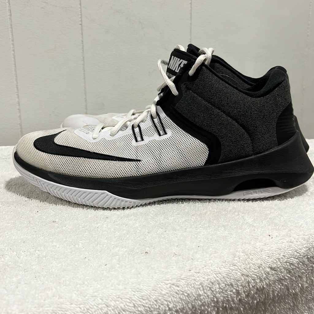 Nike Air Versitile Ii Men's Size 9